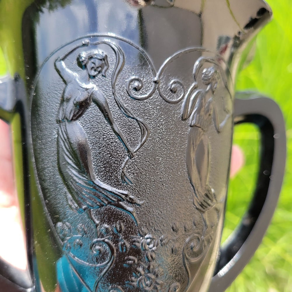 Vintage L.E. Smith Black Amethyst Glass Trophy Vase ~ Embossed Dancing Nymphs - Picture 6 of 16